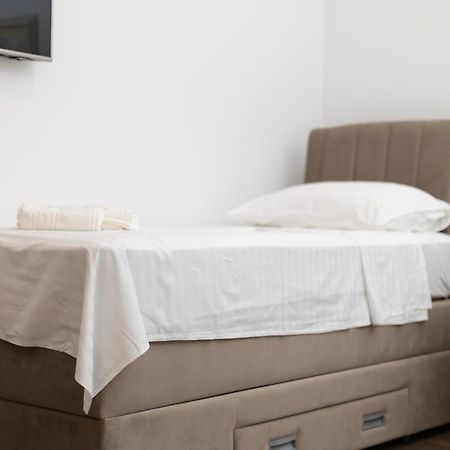 Split Varos Inn Bagian luar foto