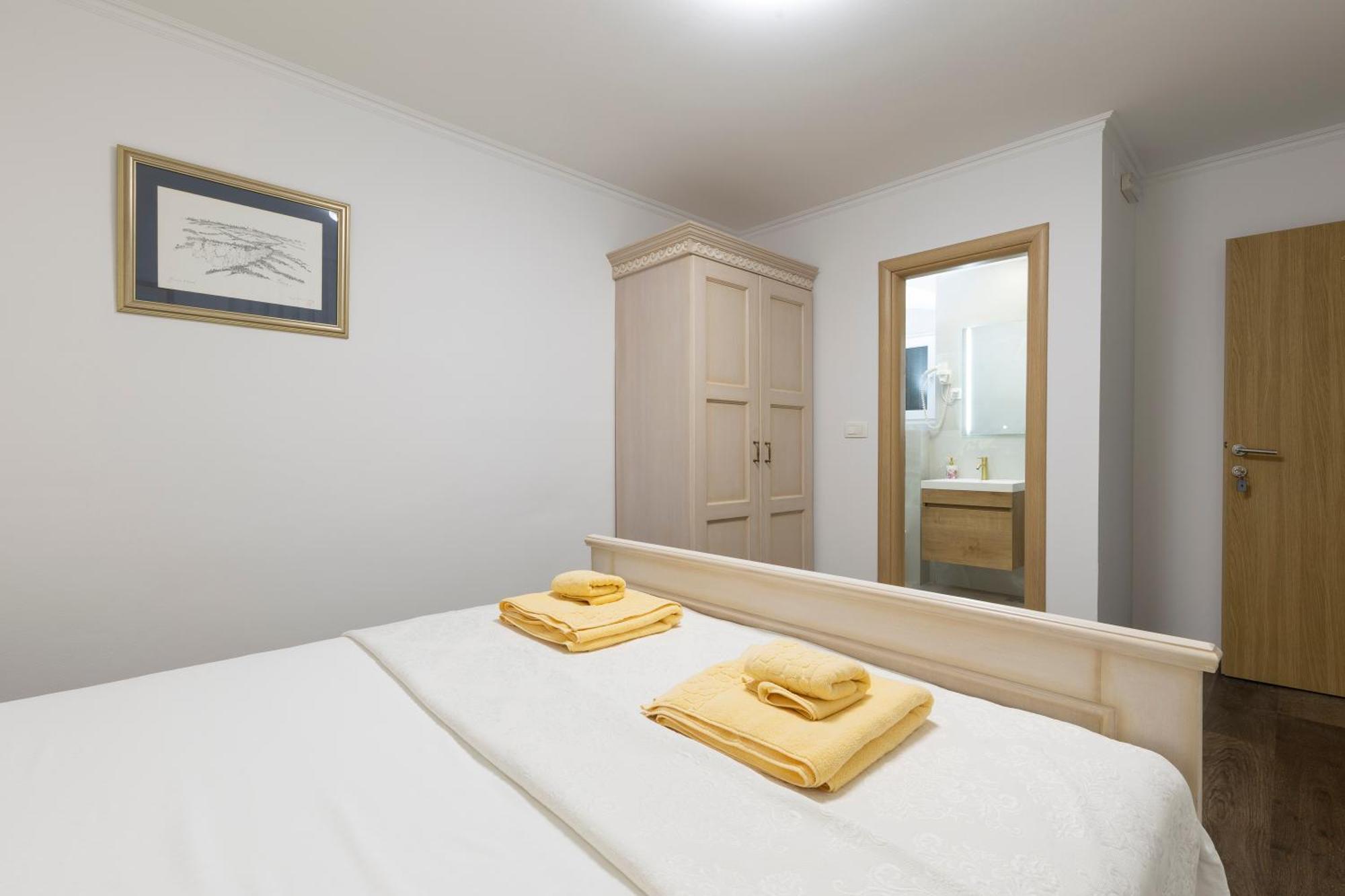 Split Varos Inn Bagian luar foto