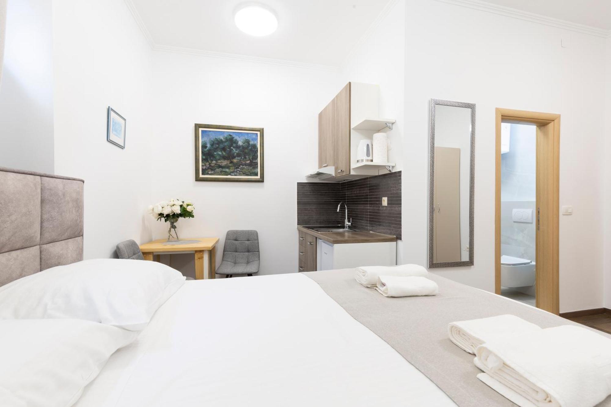Split Varos Inn Bagian luar foto