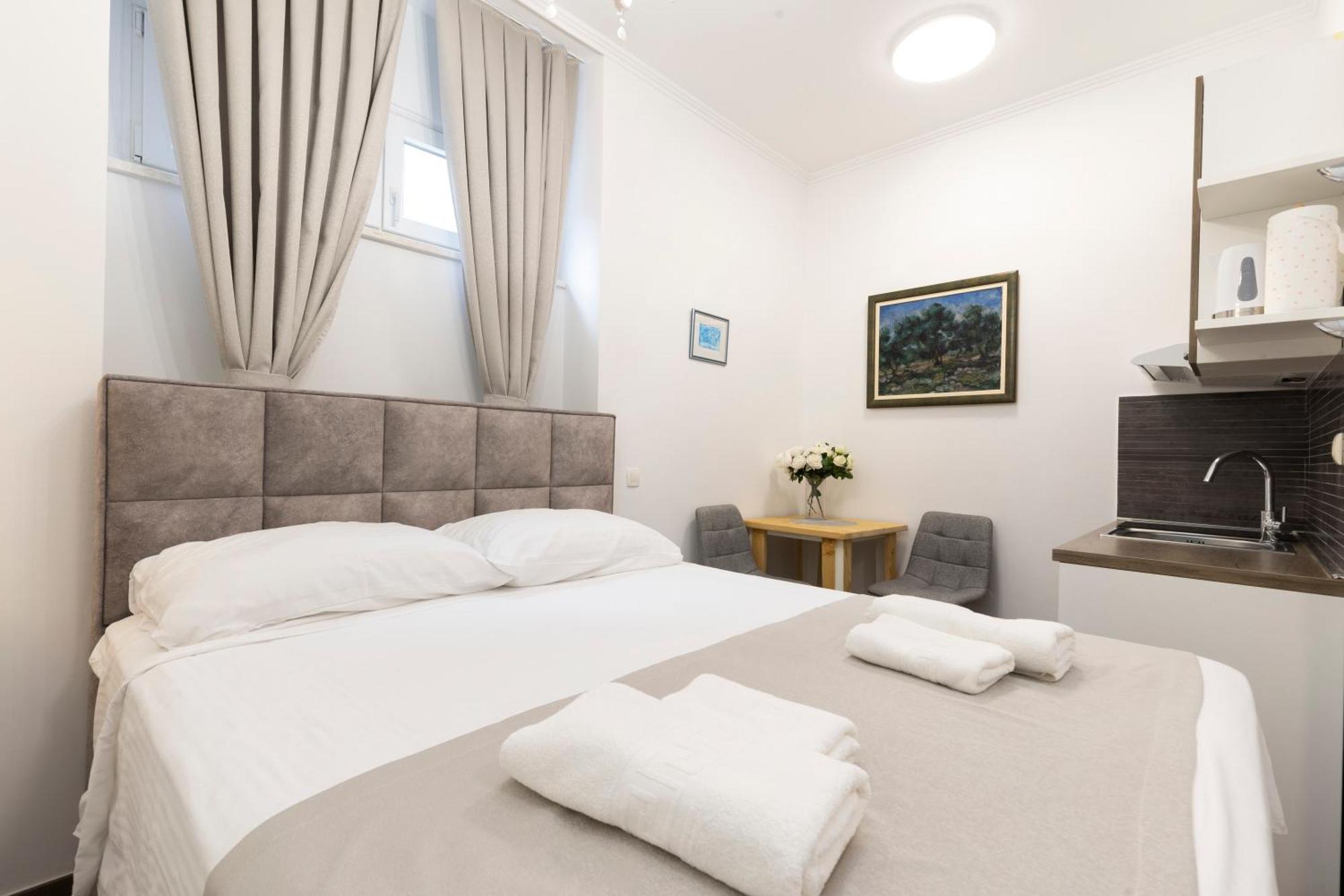 Split Varos Inn Bagian luar foto