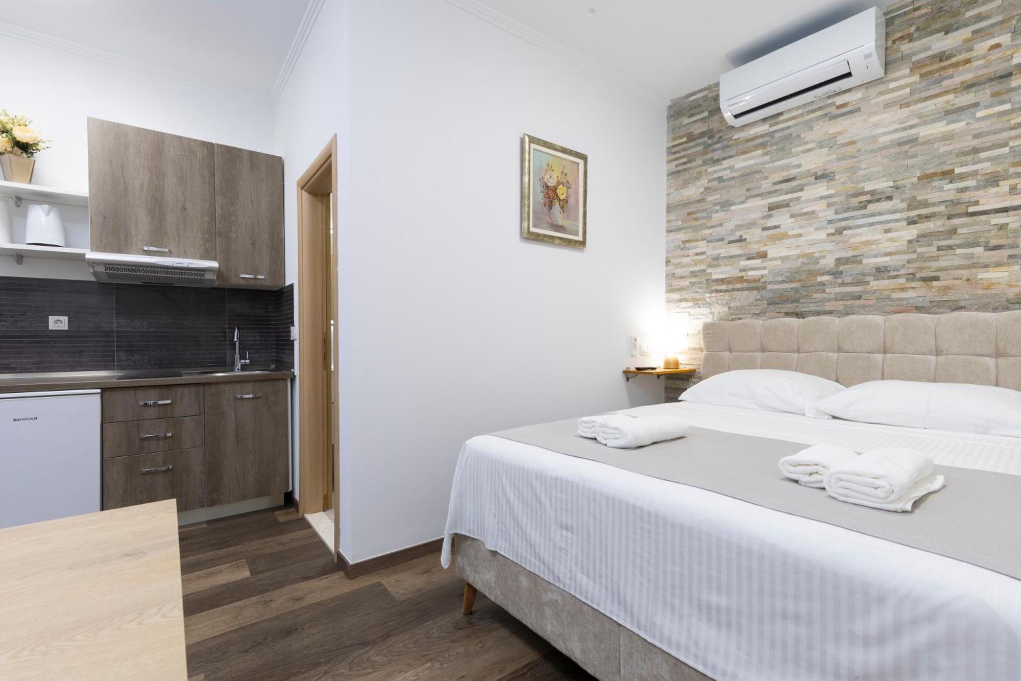 Split Varos Inn Bagian luar foto